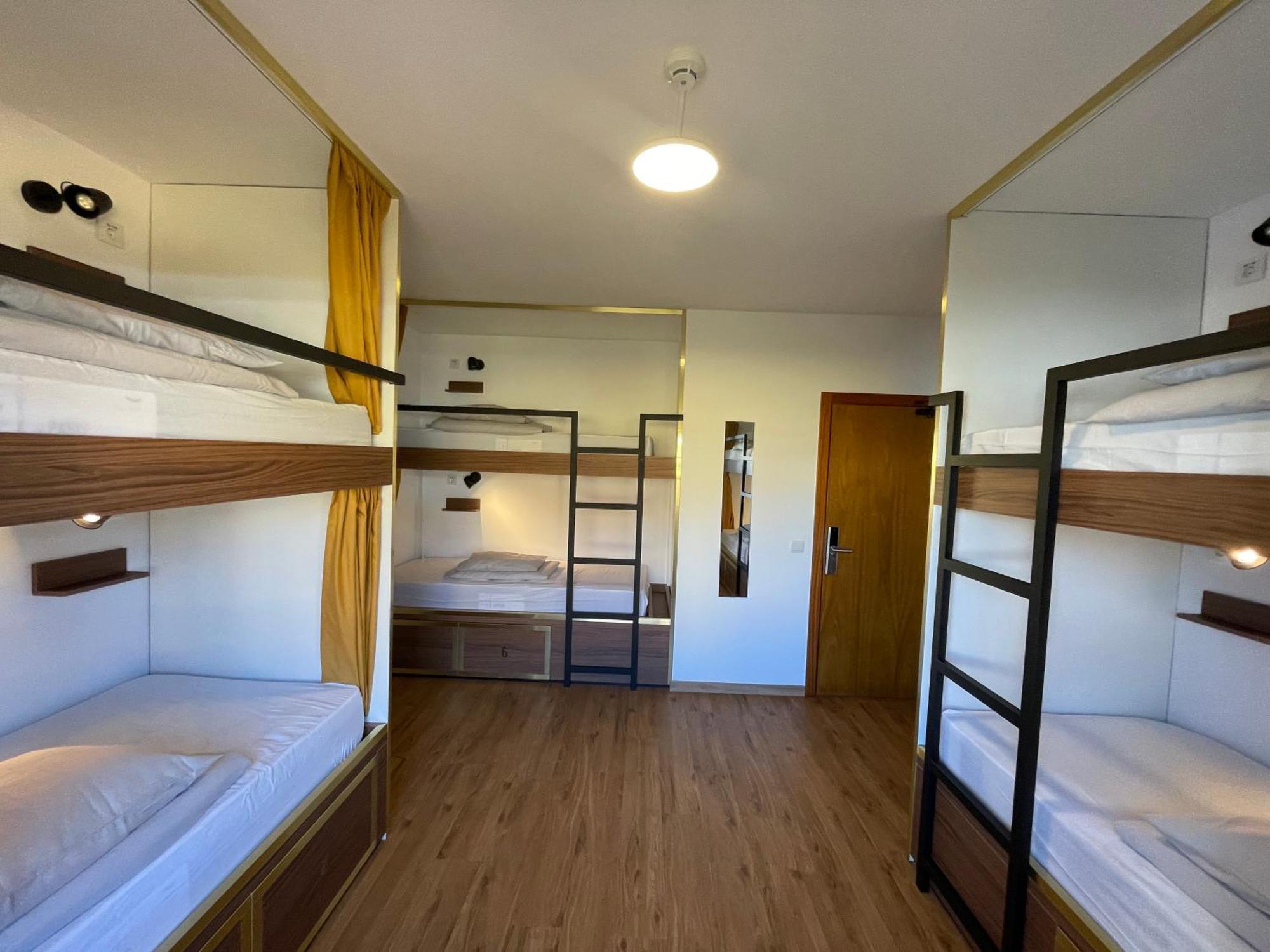 33 Hostel บาเลียล ภายนอก รูปภาพ