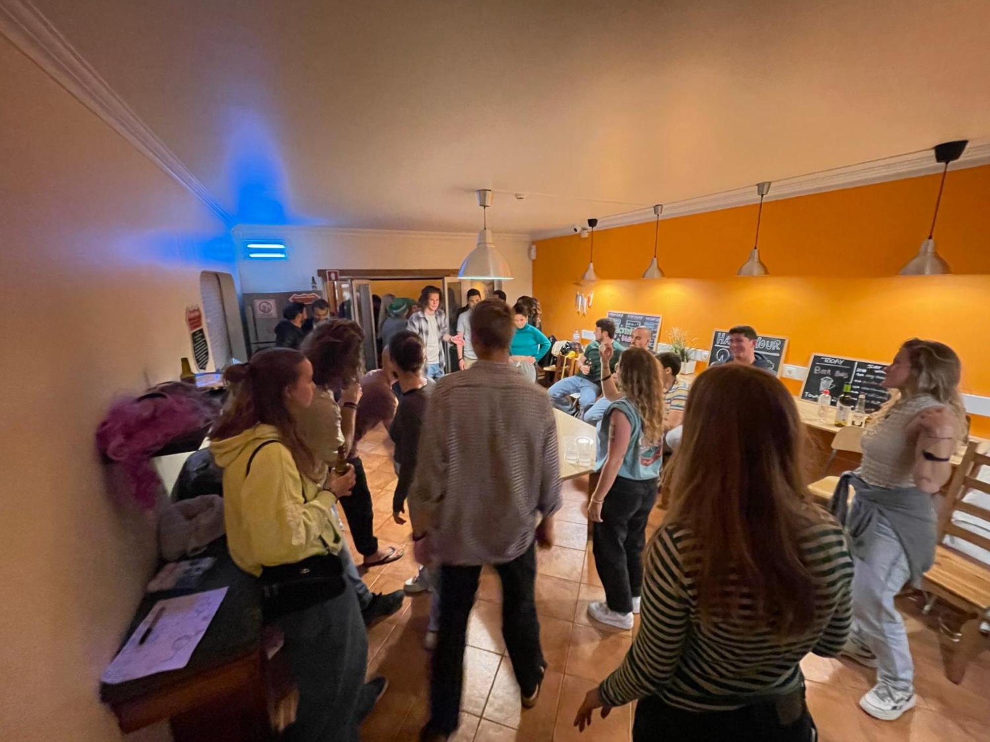 33 Hostel บาเลียล ภายนอก รูปภาพ