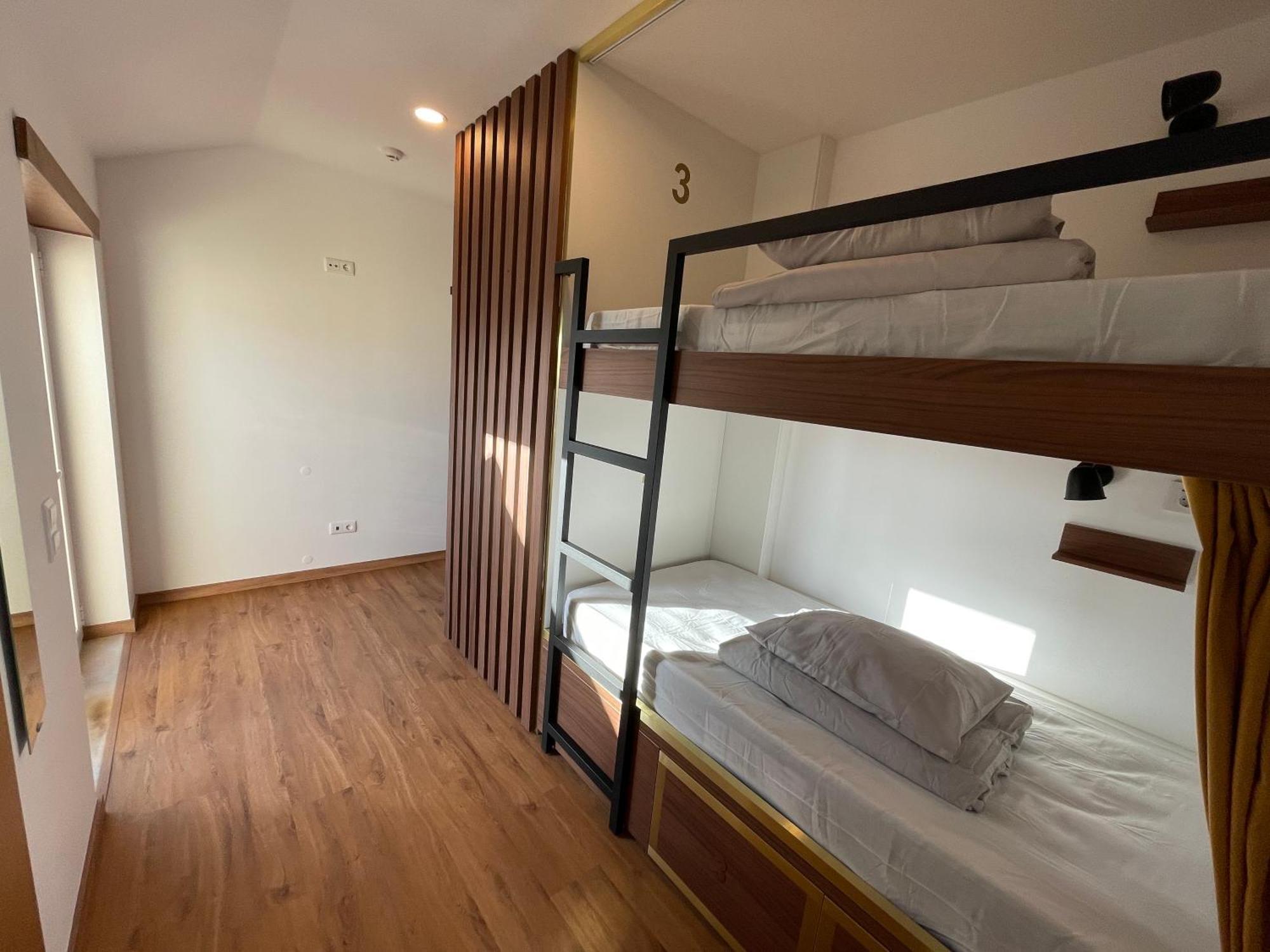 33 Hostel บาเลียล ภายนอก รูปภาพ