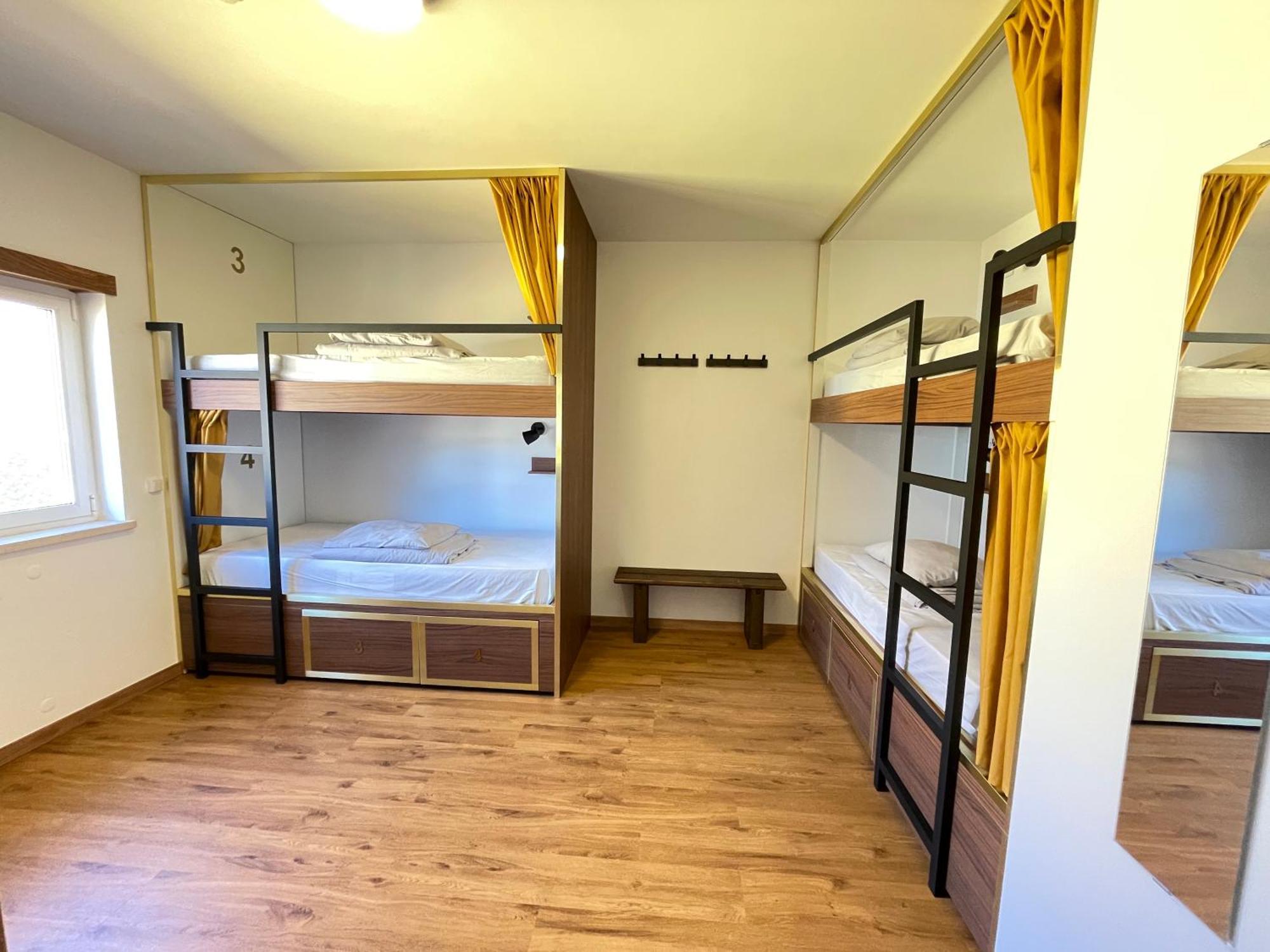 33 Hostel บาเลียล ภายนอก รูปภาพ